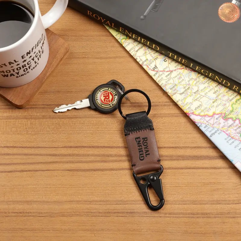 ROYAL ENFIELD CREASED LEATHER KEYCHAIN - BROWN