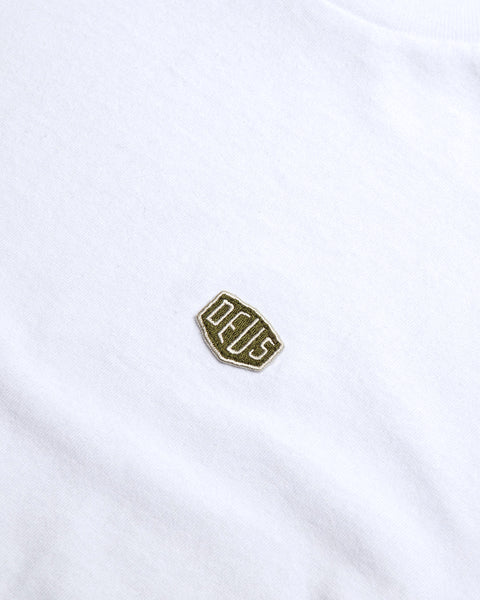 DEUS SHIELD STANDARD TEE - WHITE