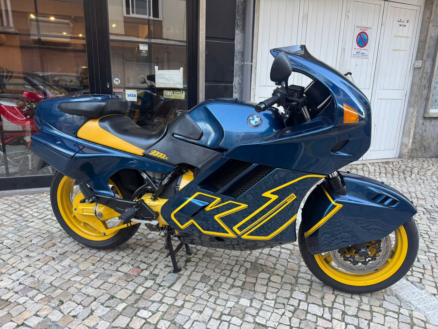 BMW K1