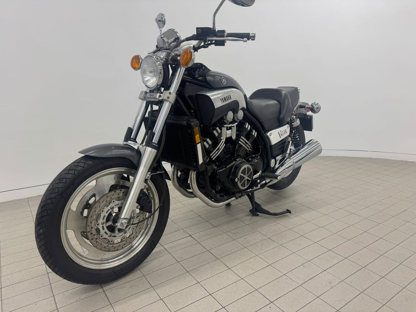 Yamaha VMAX 1200 Carbon Edition (2001)