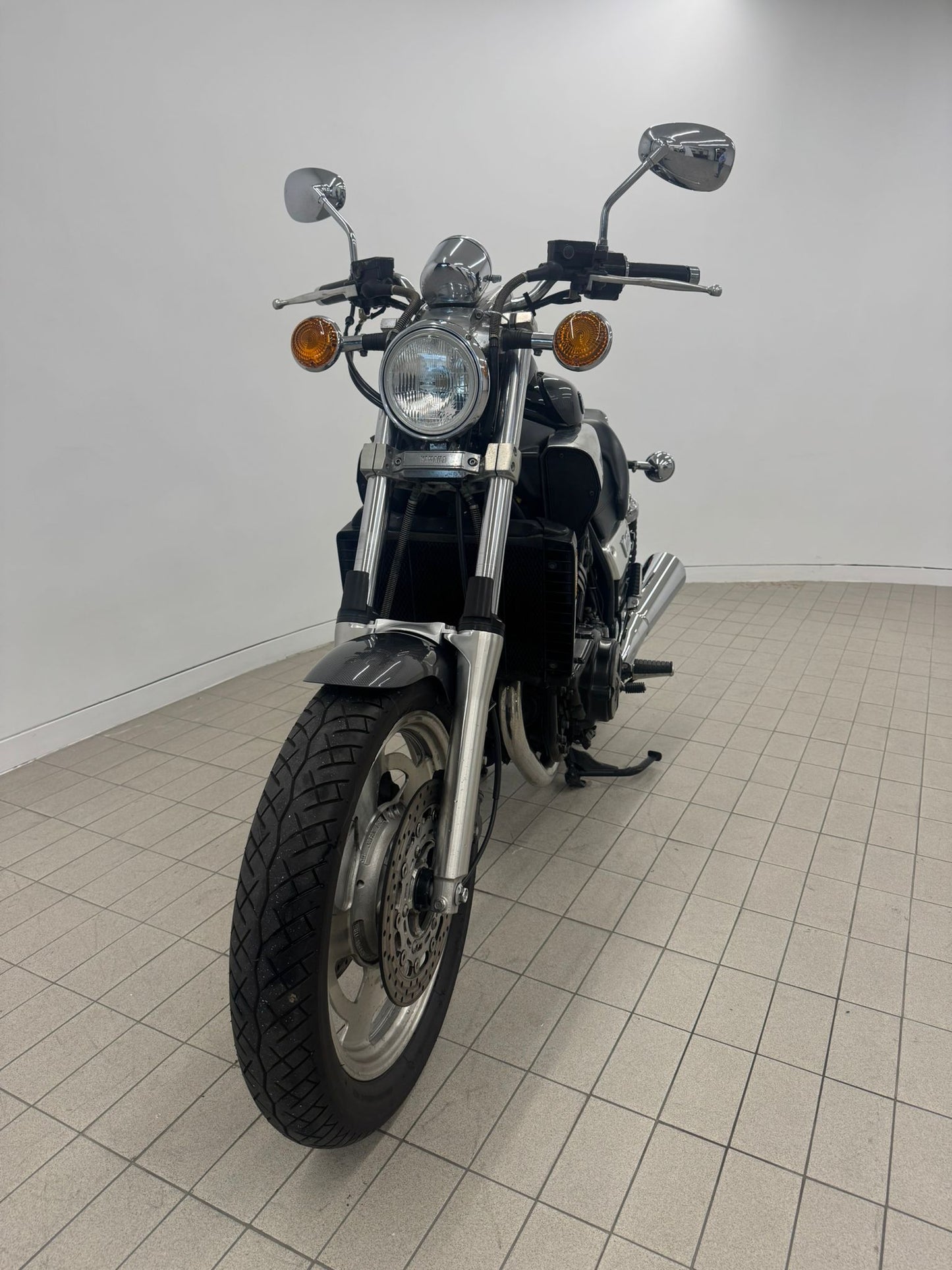 Yamaha VMAX 1200 Carbon Edition (2001)