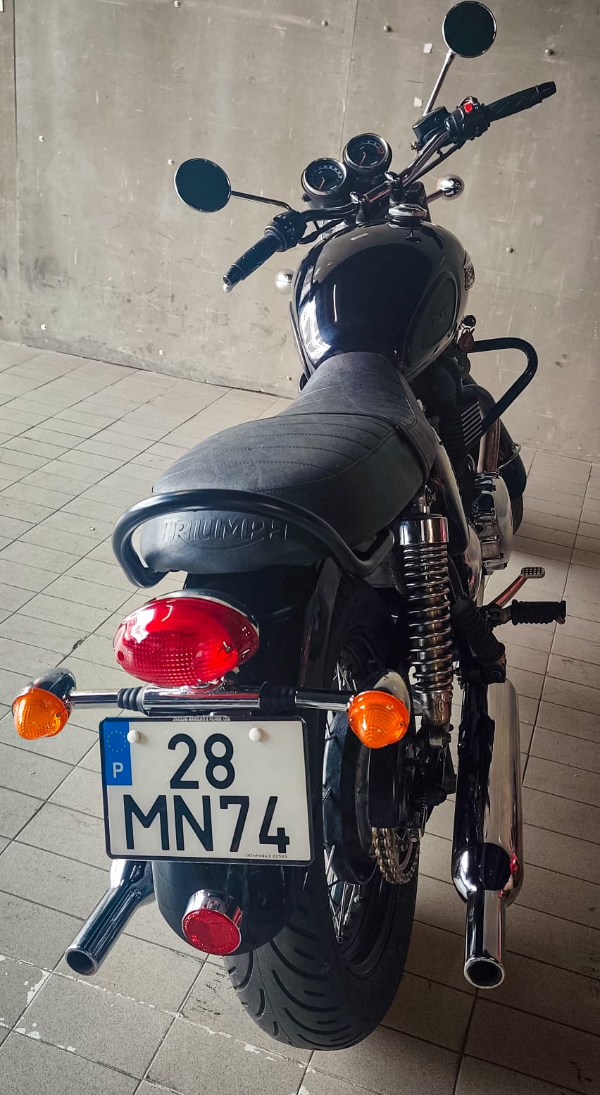 Triumph Boneville T100 2011