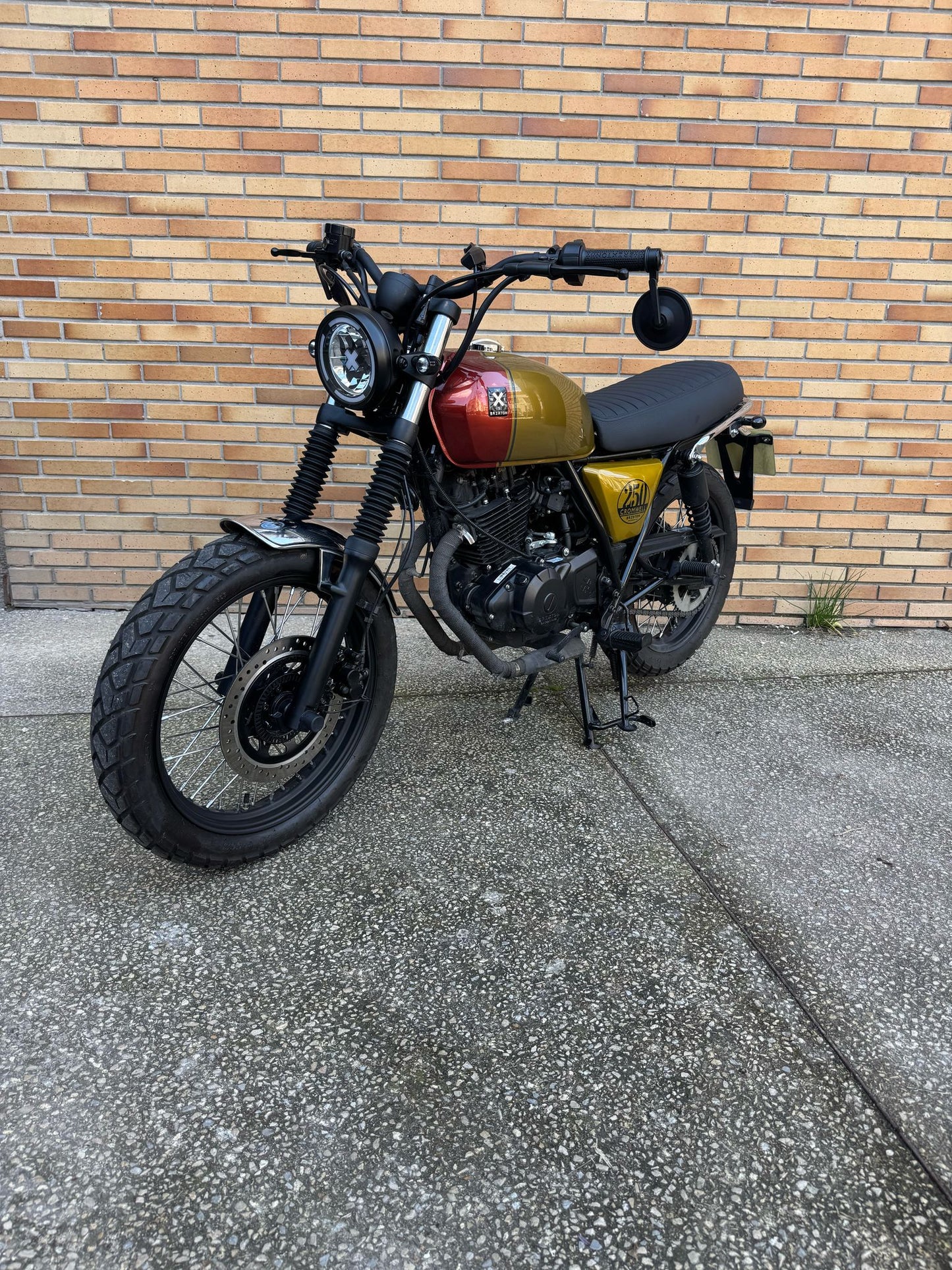 BRIXTON CROMWELL 250 ABS - Desert Gold/ Clockwork Orange