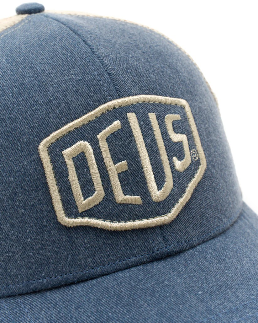 DEUS SHIELD TRUCKER - LEGION BLUE