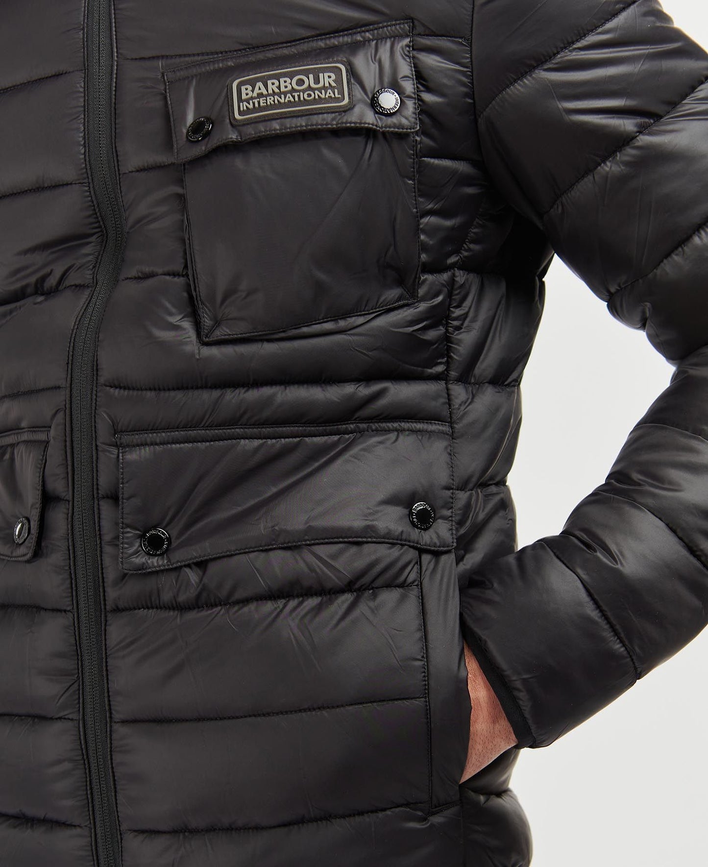 BARBOUR INTERNACIONAL BOWSDEN BAFFLE - BLACK