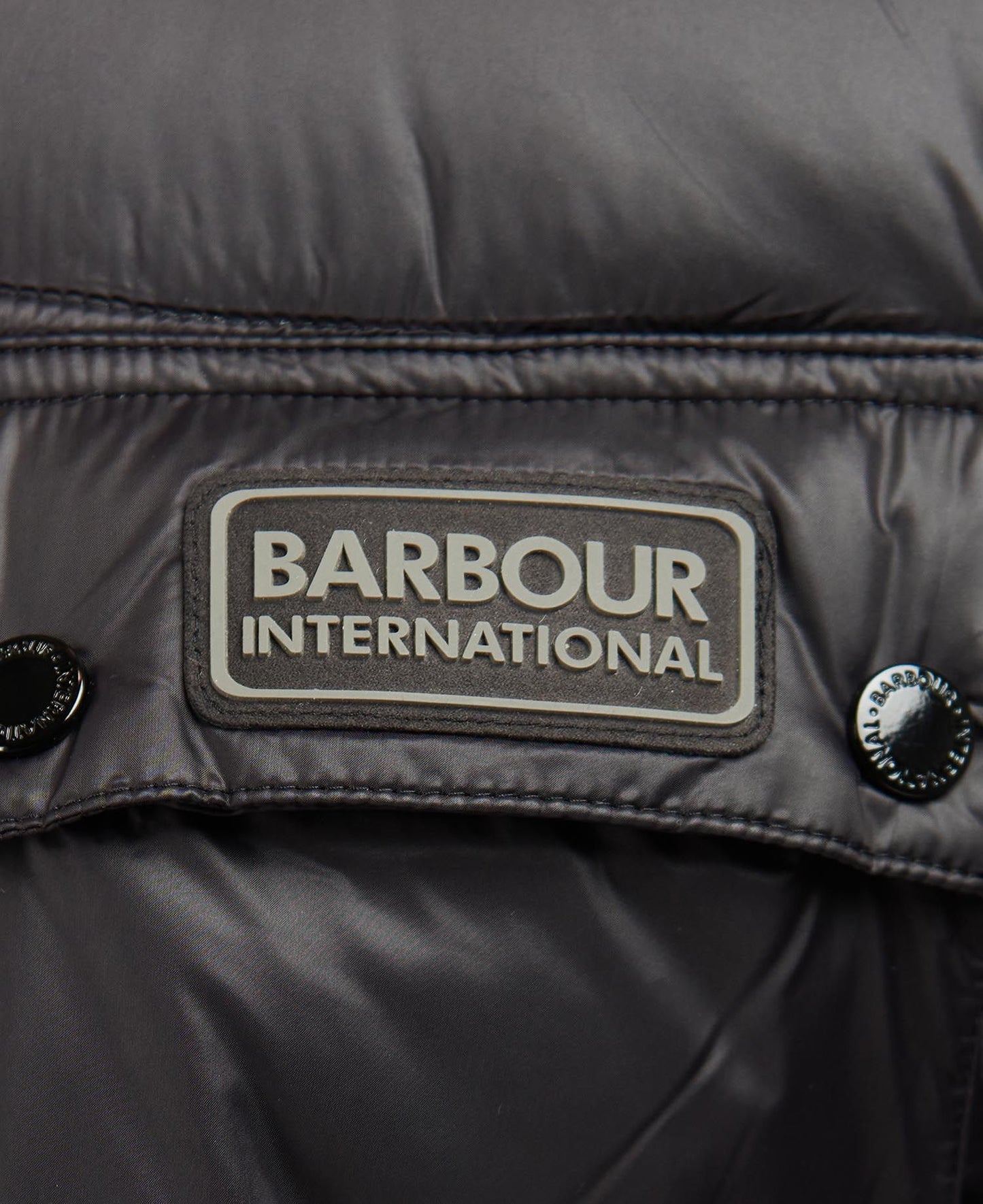 BARBOUR INTERNACIONAL BOWSDEN BAFFLE - BLACK