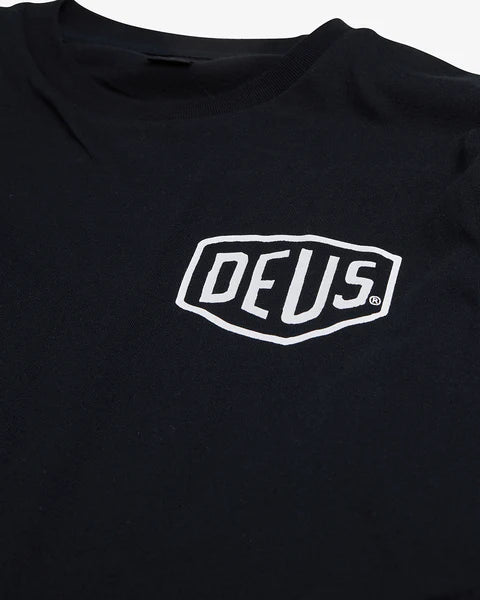 DEUS MILANO ADDRESS TEE - BLACK