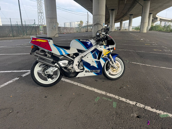 SUZUKI RGV 250