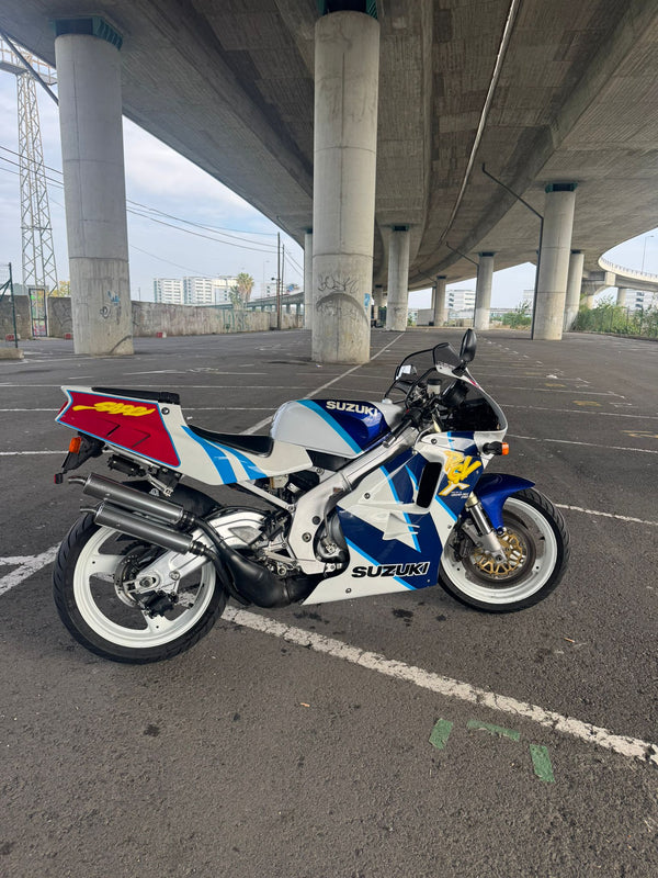 SUZUKI RGV 250