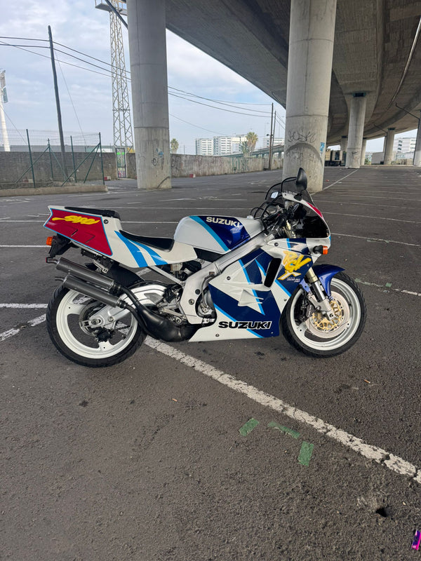 SUZUKI RGV 250