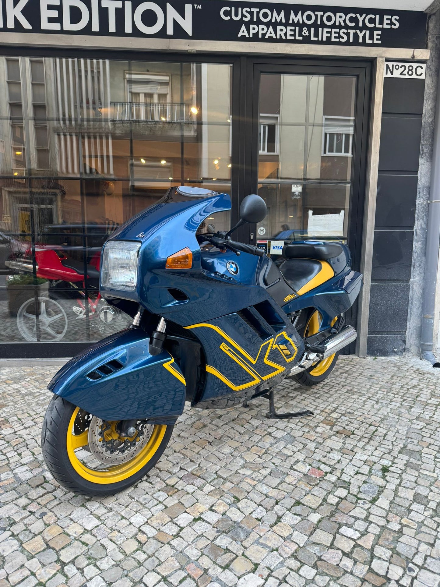 BMW K1