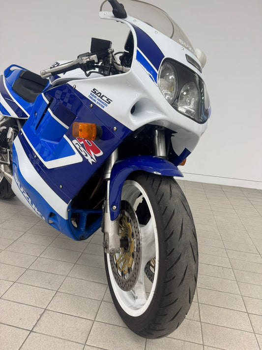 SUZUKI GSX - R1100