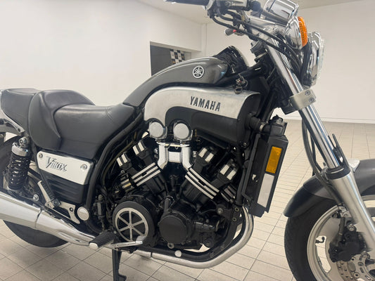 Yamaha VMAX 1200 Carbon Edition (2001) - Full Power