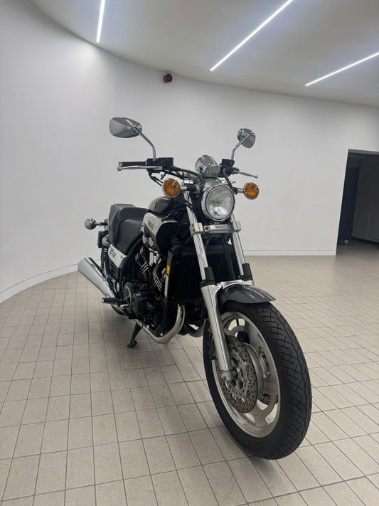 Yamaha VMAX 1200 Carbon Edition (2001) - Full Power