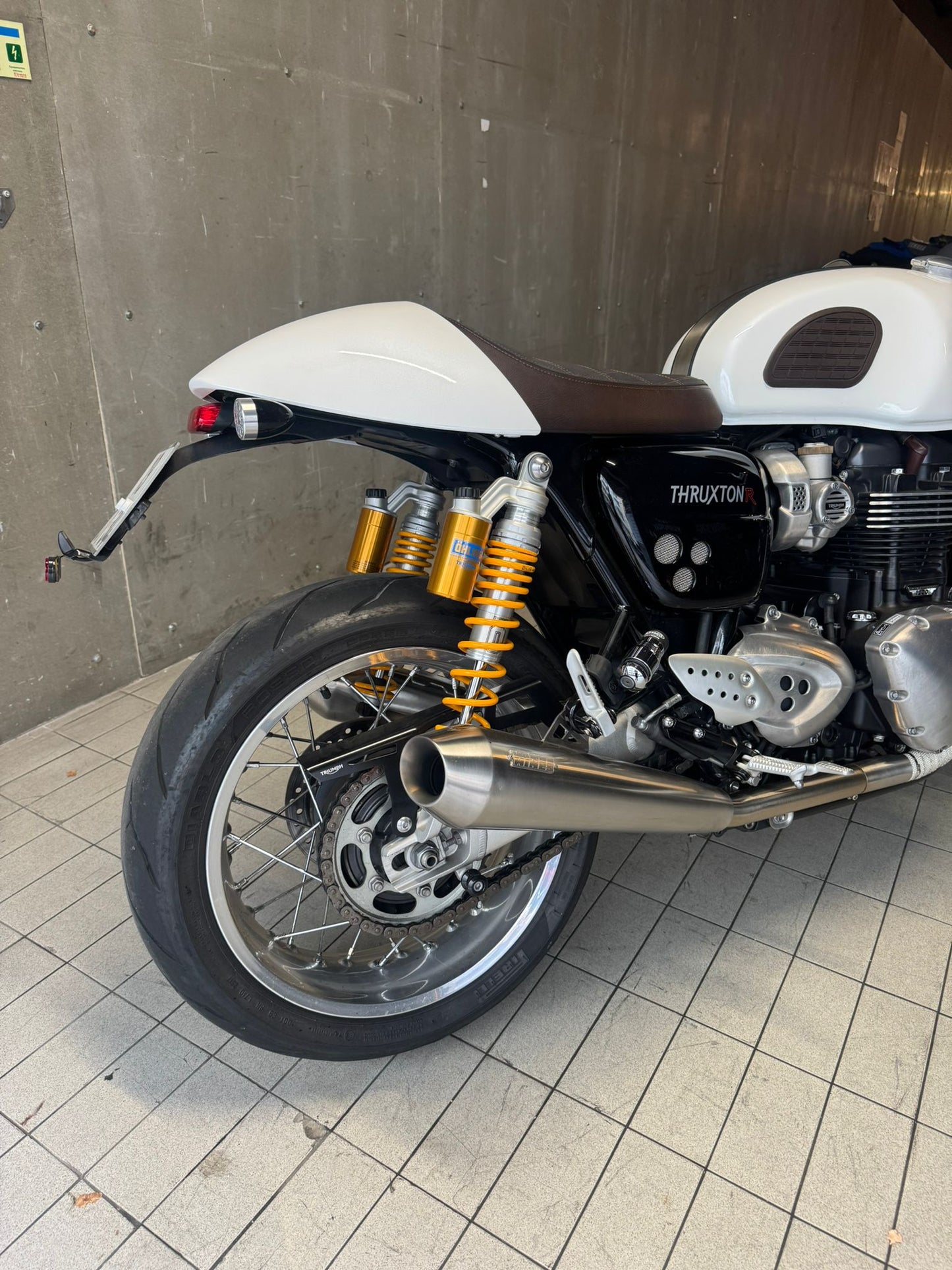 TRIUMPH THRUXTON 1200 R