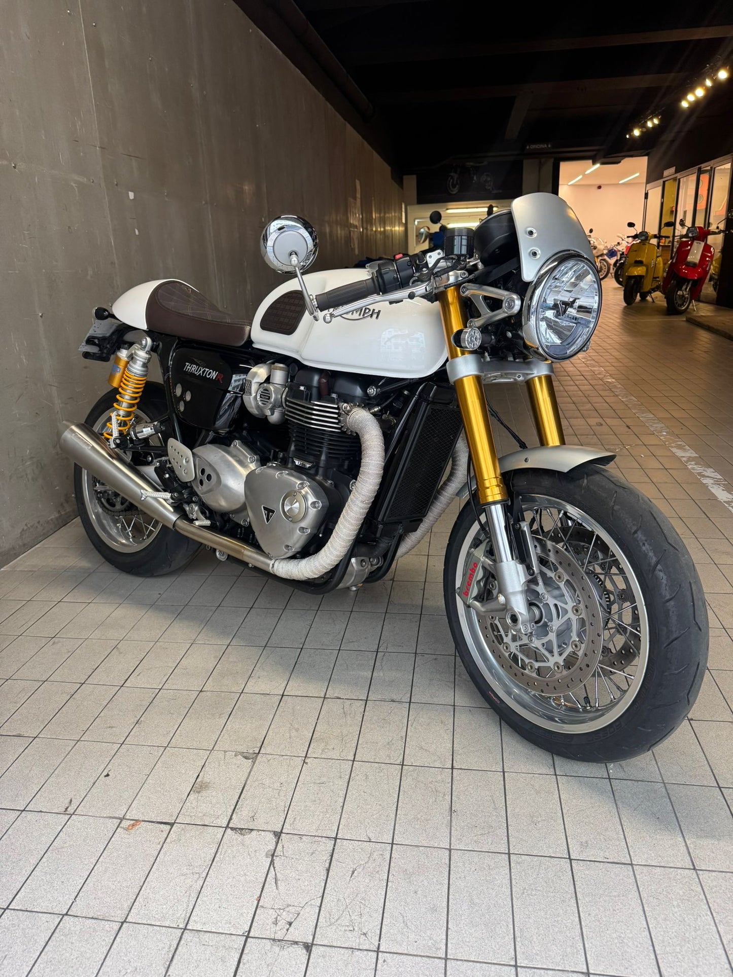 TRIUMPH THRUXTON 1200 R