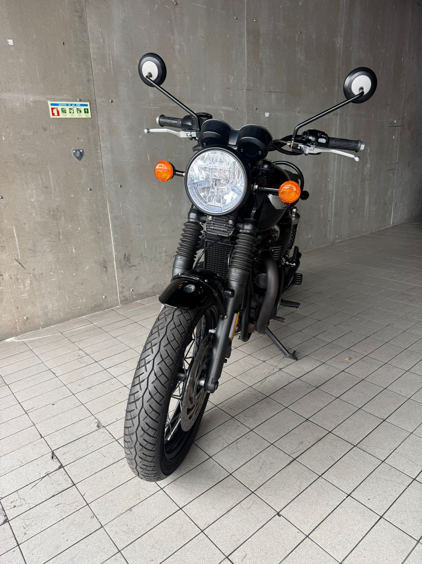TRIUMPH BONNEVILLE T120
