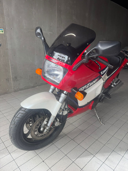KAWASAKI GPZ 600R