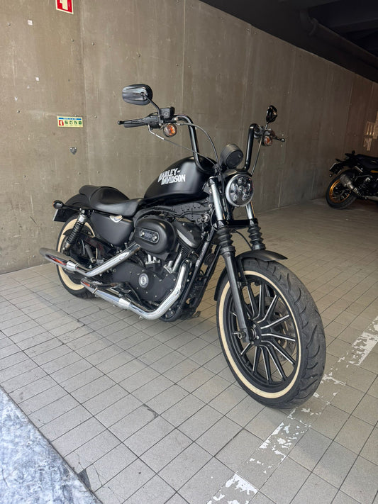 HARLEY DAVIDSON - SPORTSTER 883