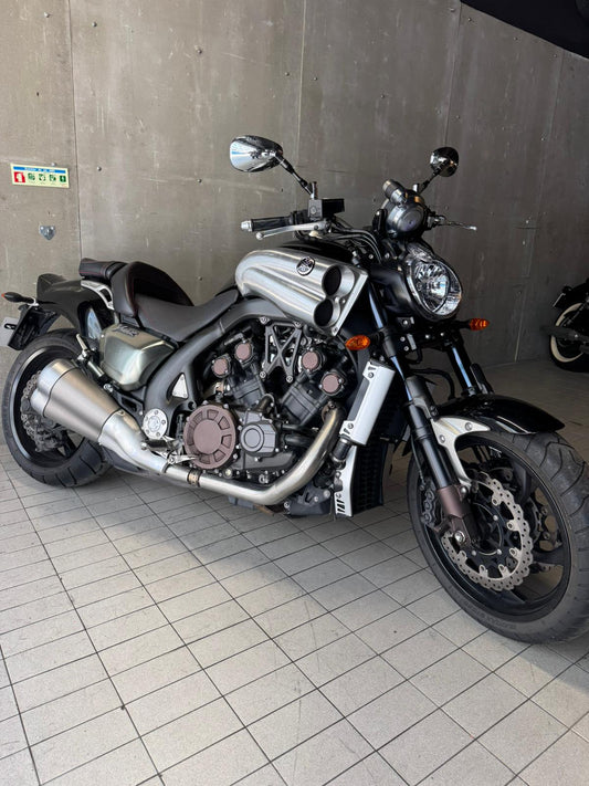 YAMAHA V-MAX 1700