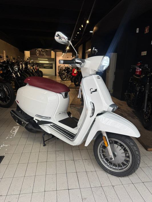 LAMBRETTA 125 - ANO 2025