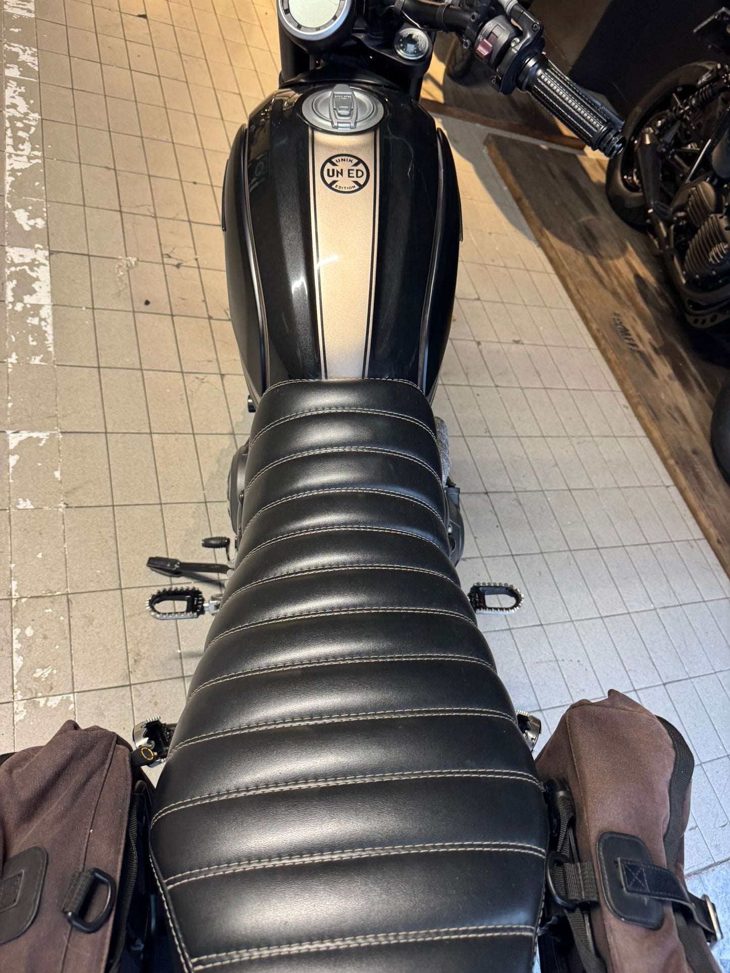 DUCATI - SCRAMBLER 800 - FULL THROTTLE