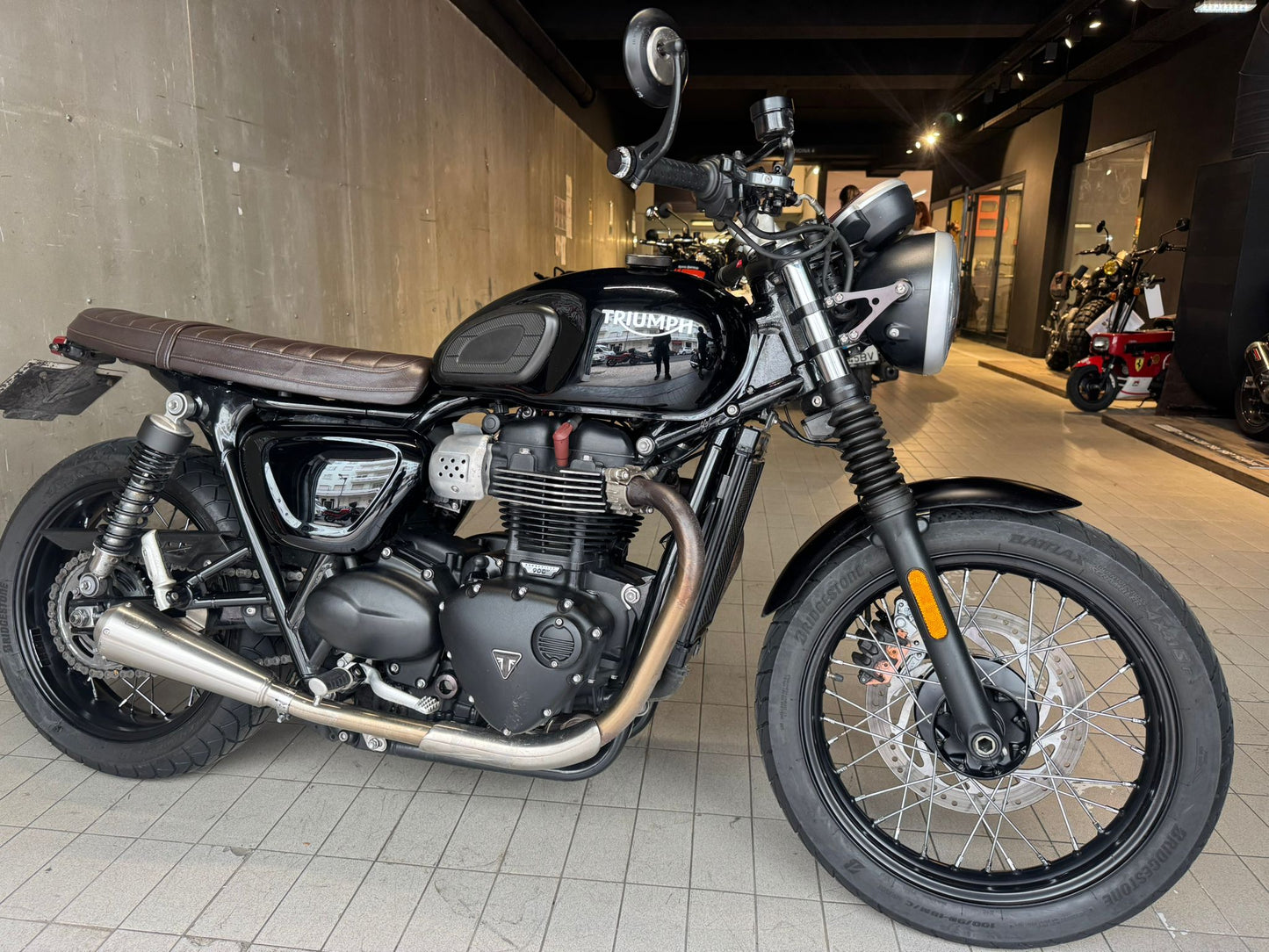 TRIUMPH STREET TWIN 900 | CUSTOM UNIK