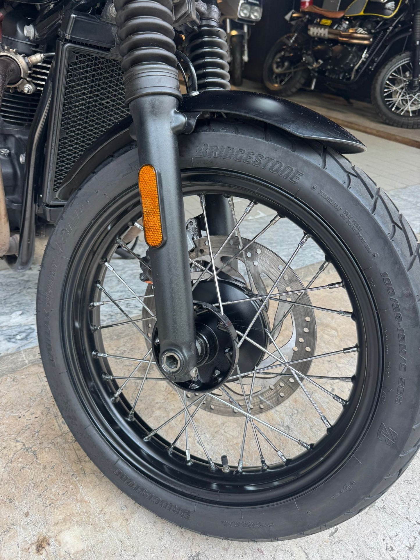 TRIUMPH STREET TWIN 900 | CUSTOM UNIK