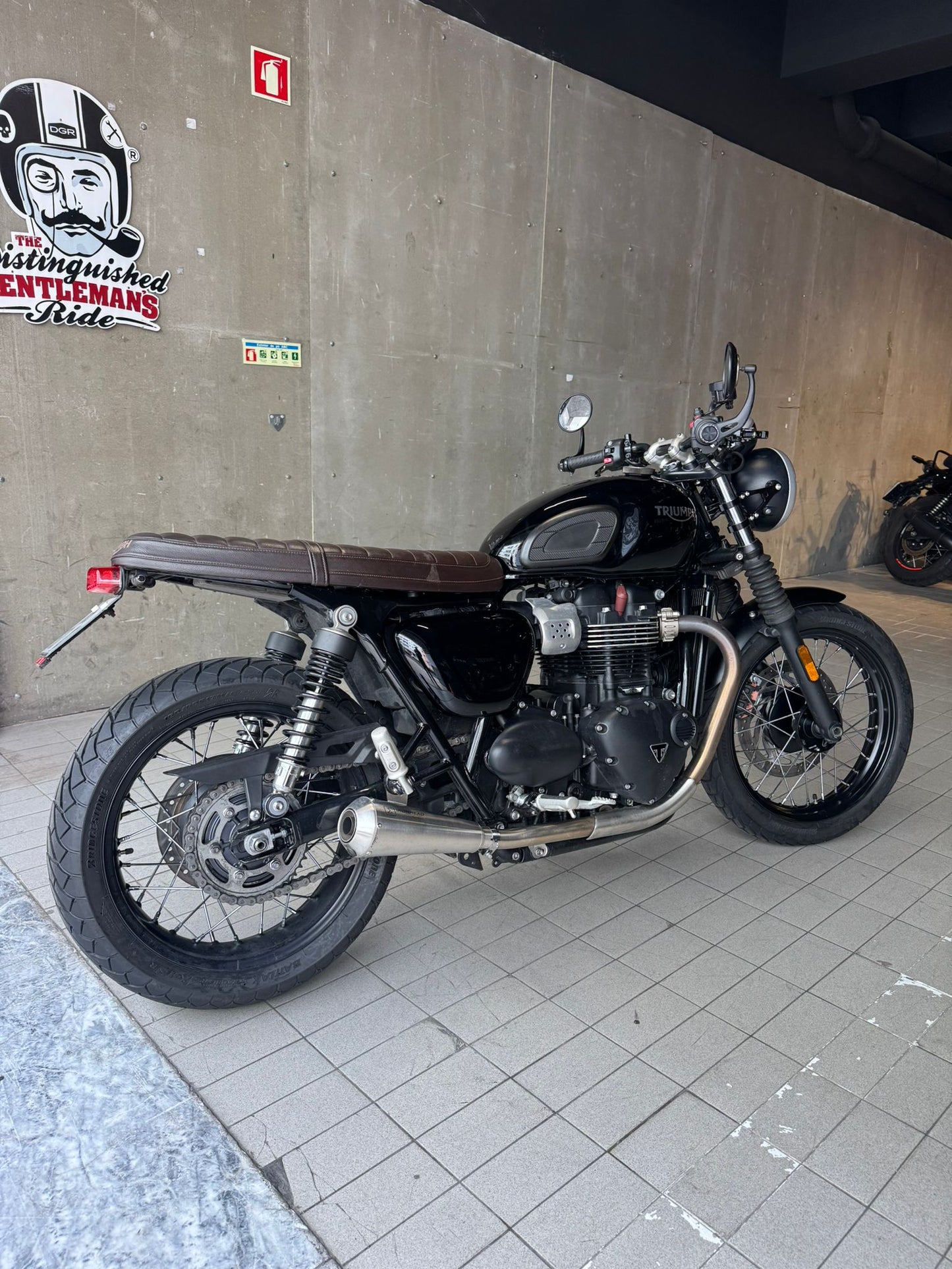 TRIUMPH STREET TWIN 900 | CUSTOM UNIK