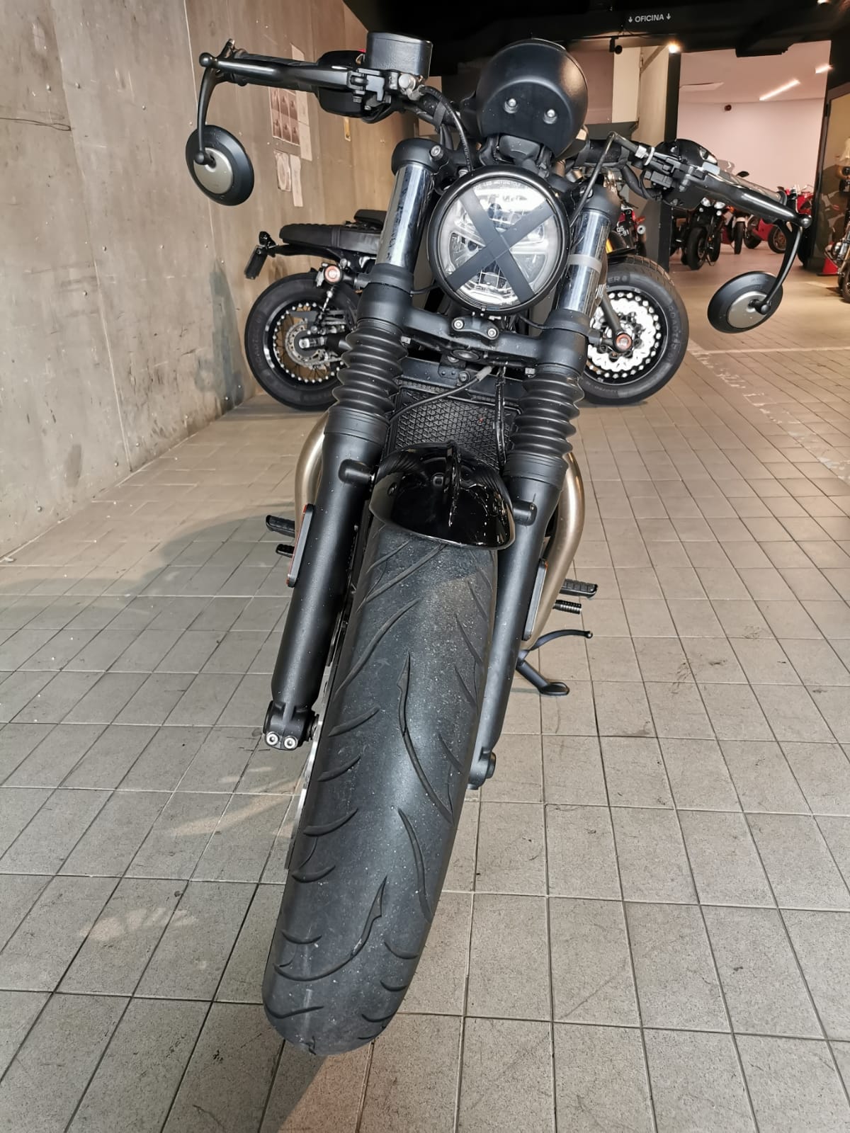 TRIUMPH BOBBER 1200