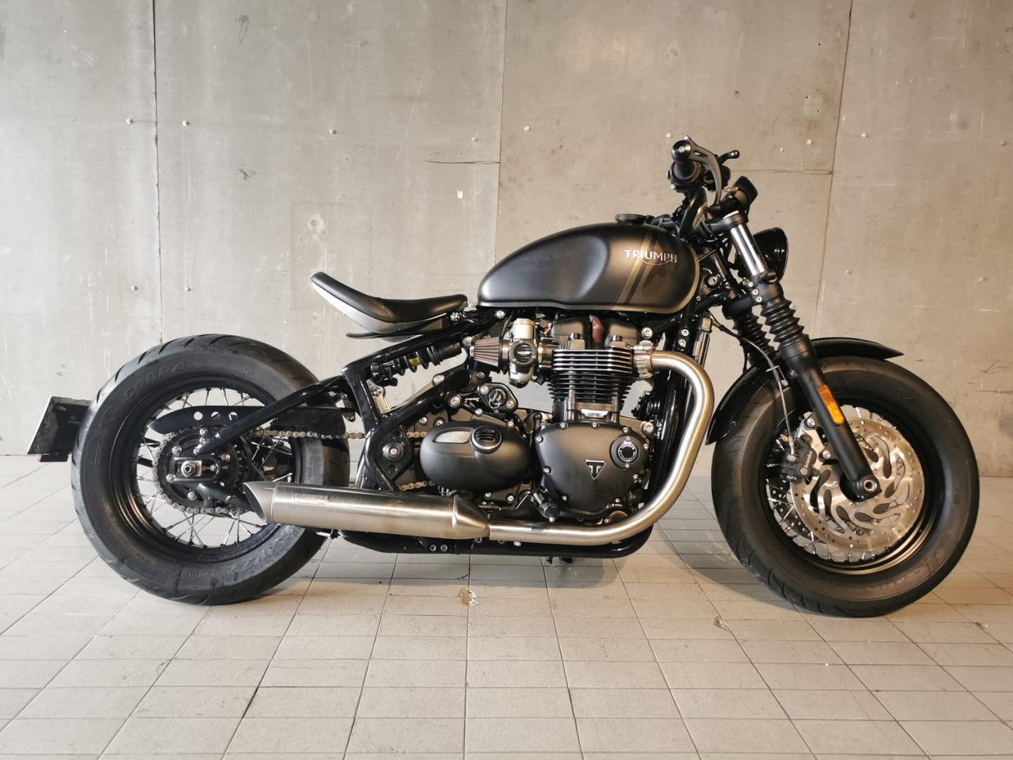 TRIUMPH BOBBER 1200