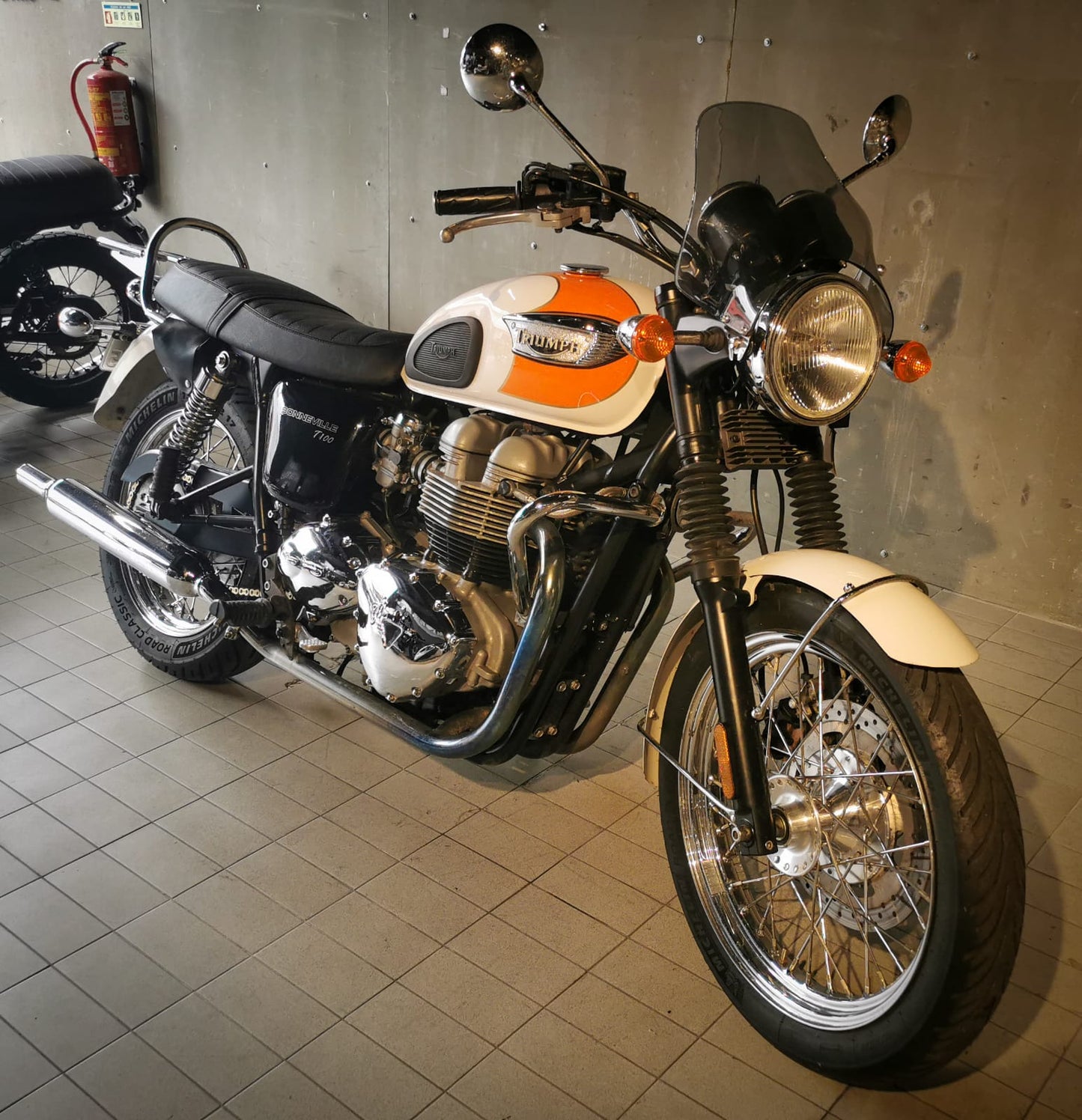 Triumph Bonneville T100 2007 – Última carburada 865cc