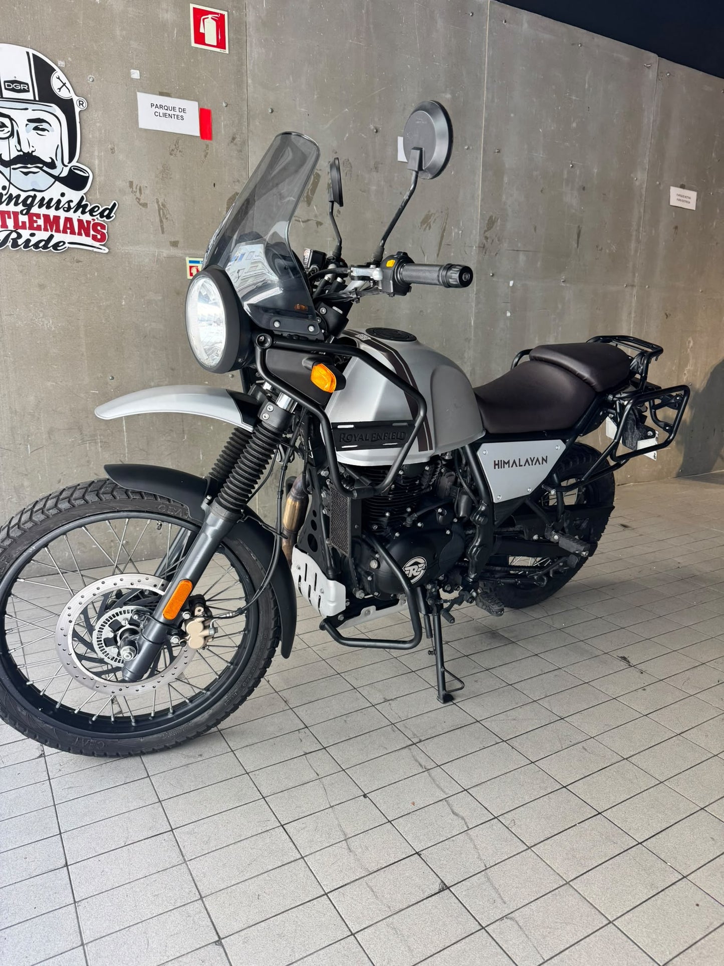 ROYAL ENFIELD - HIMALAYAN 411