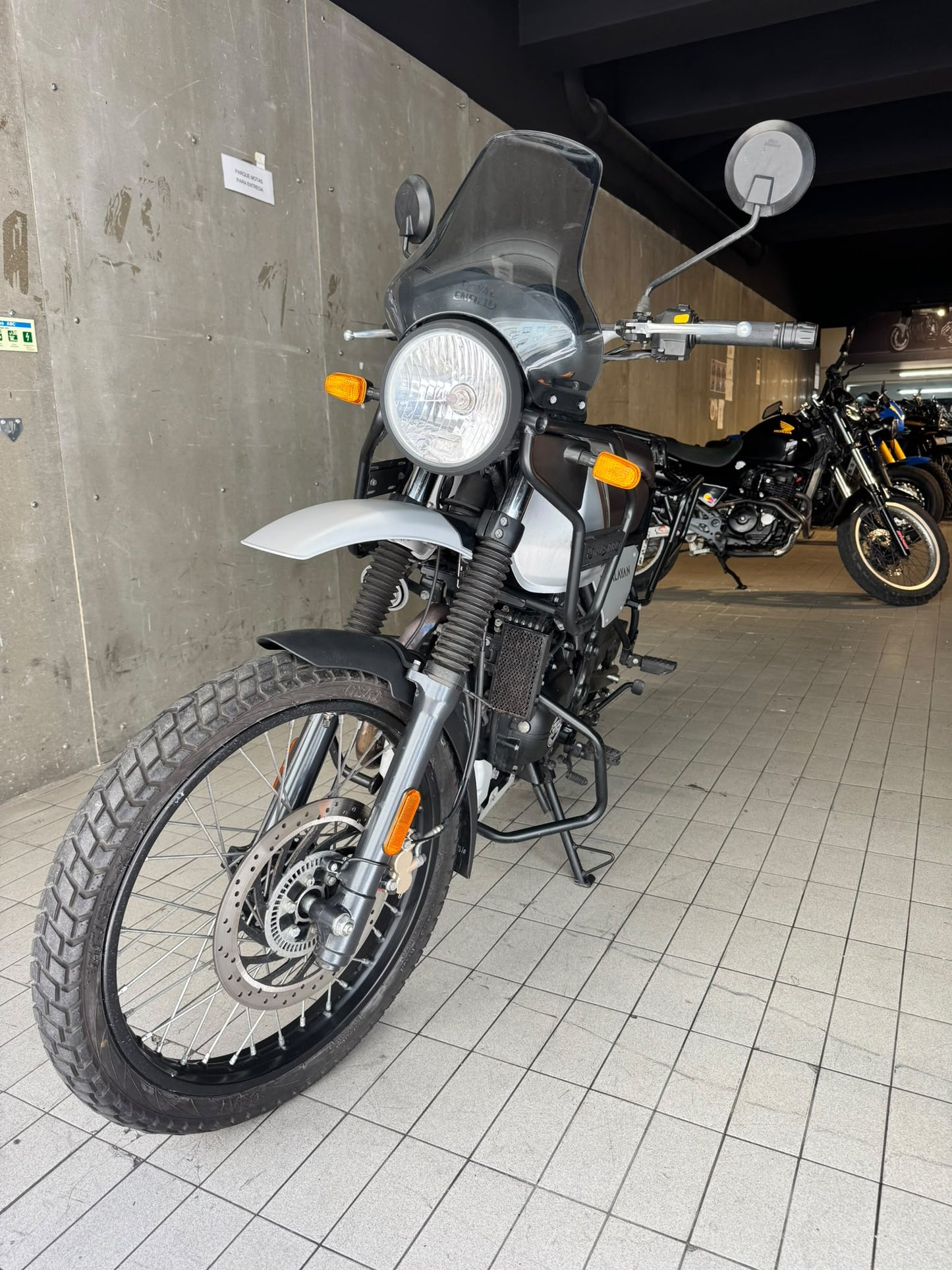 ROYAL ENFIELD - HIMALAYAN 411