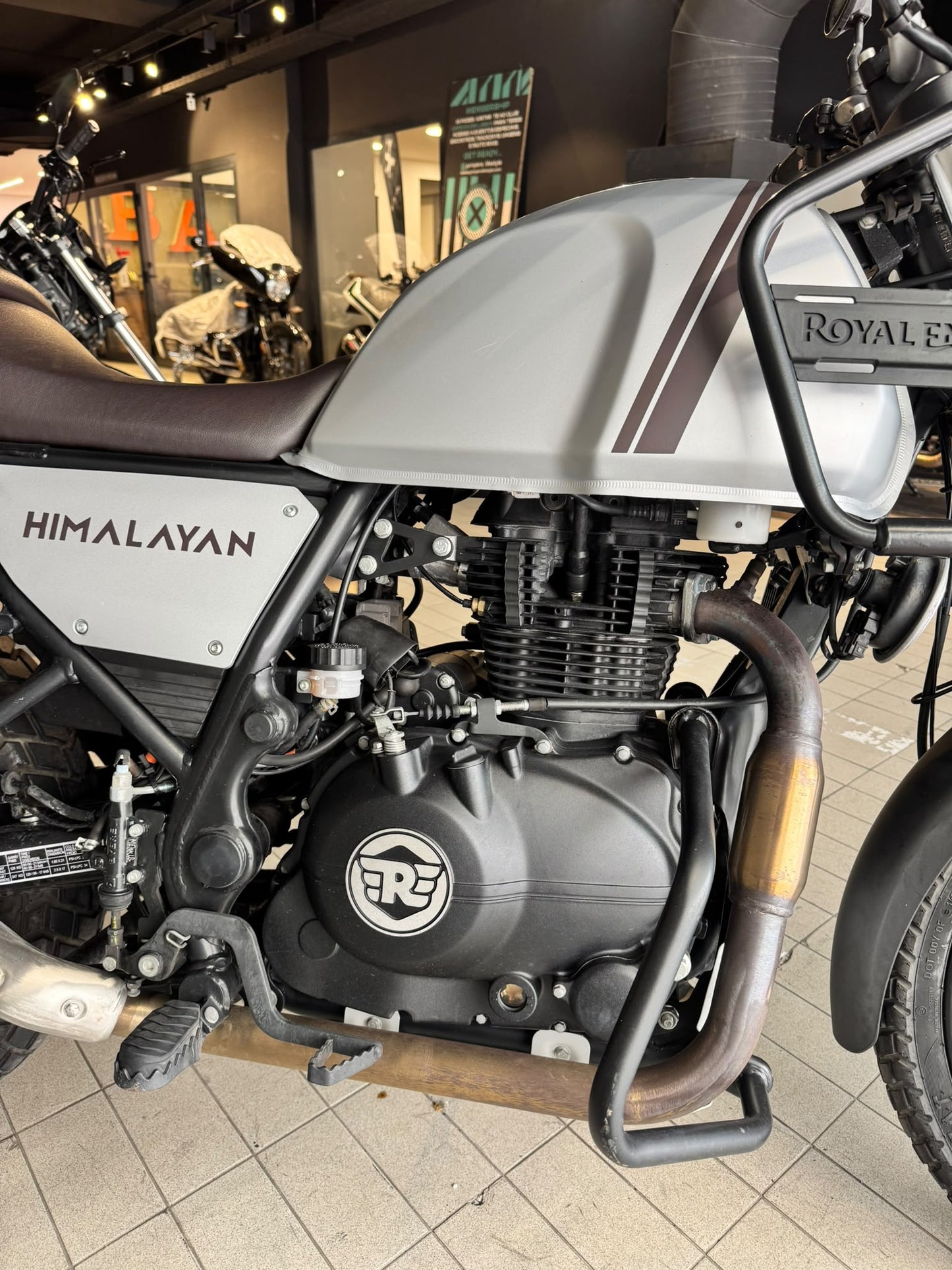 ROYAL ENFIELD - HIMALAYAN 411