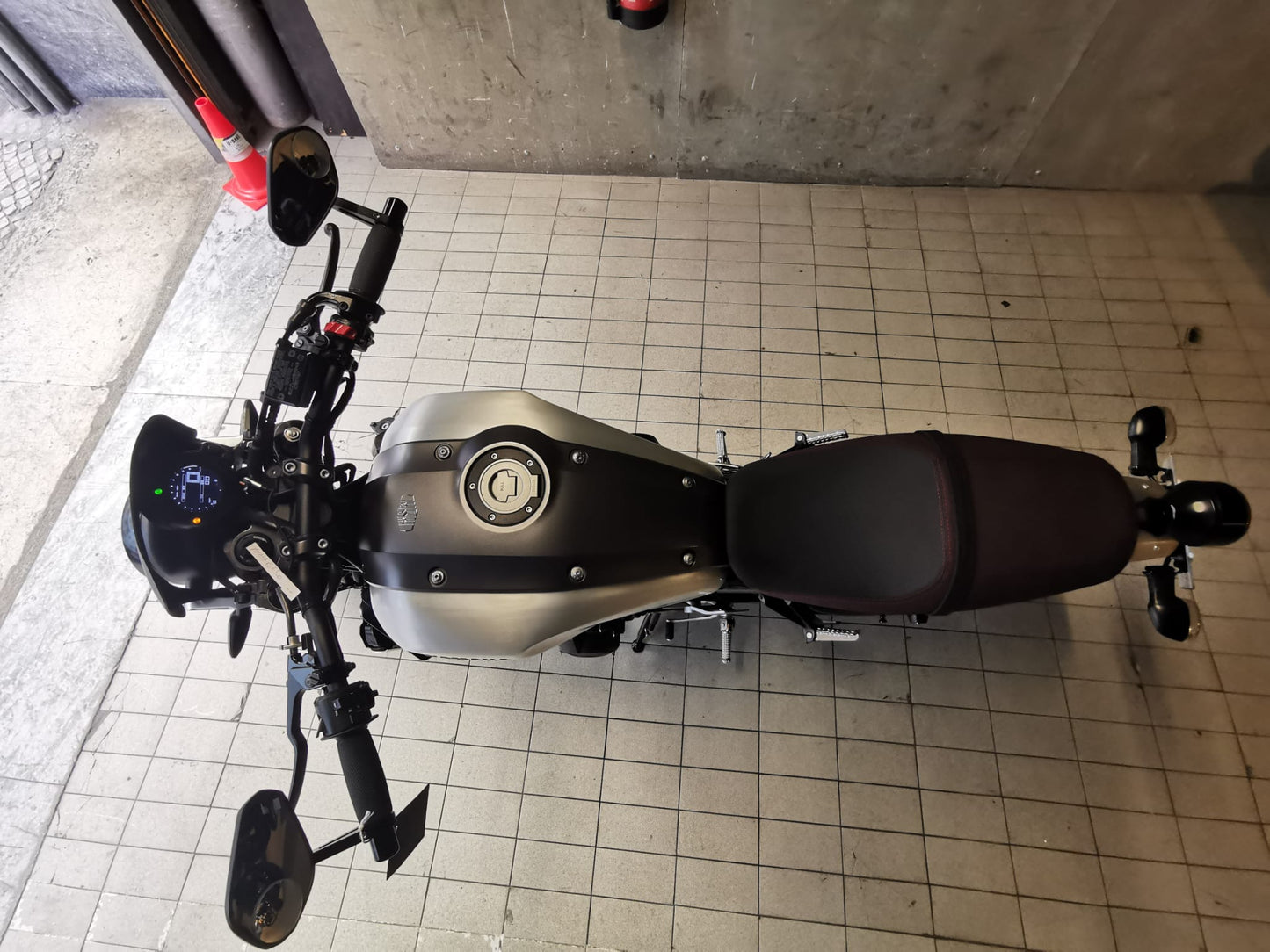 YAMAHA XSR900
