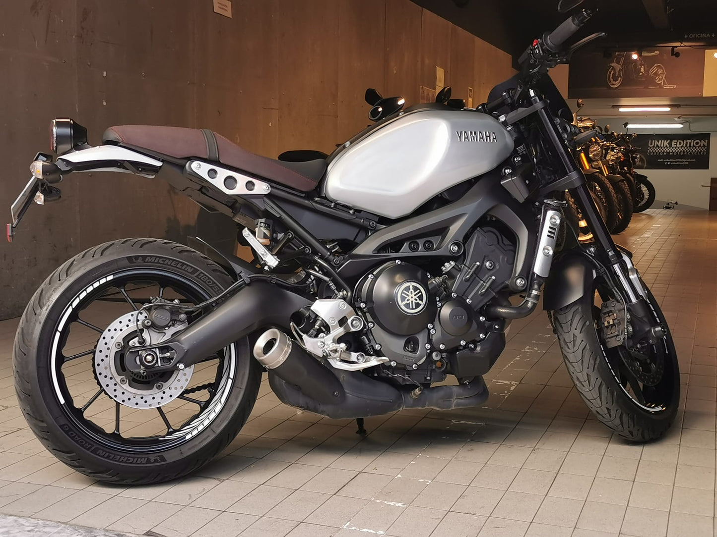 YAMAHA XSR900