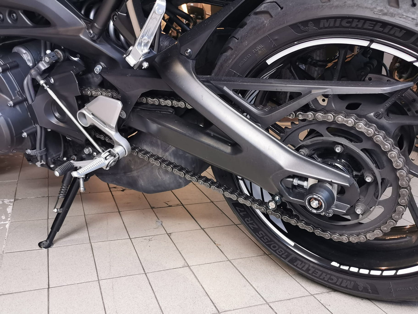 YAMAHA XSR900