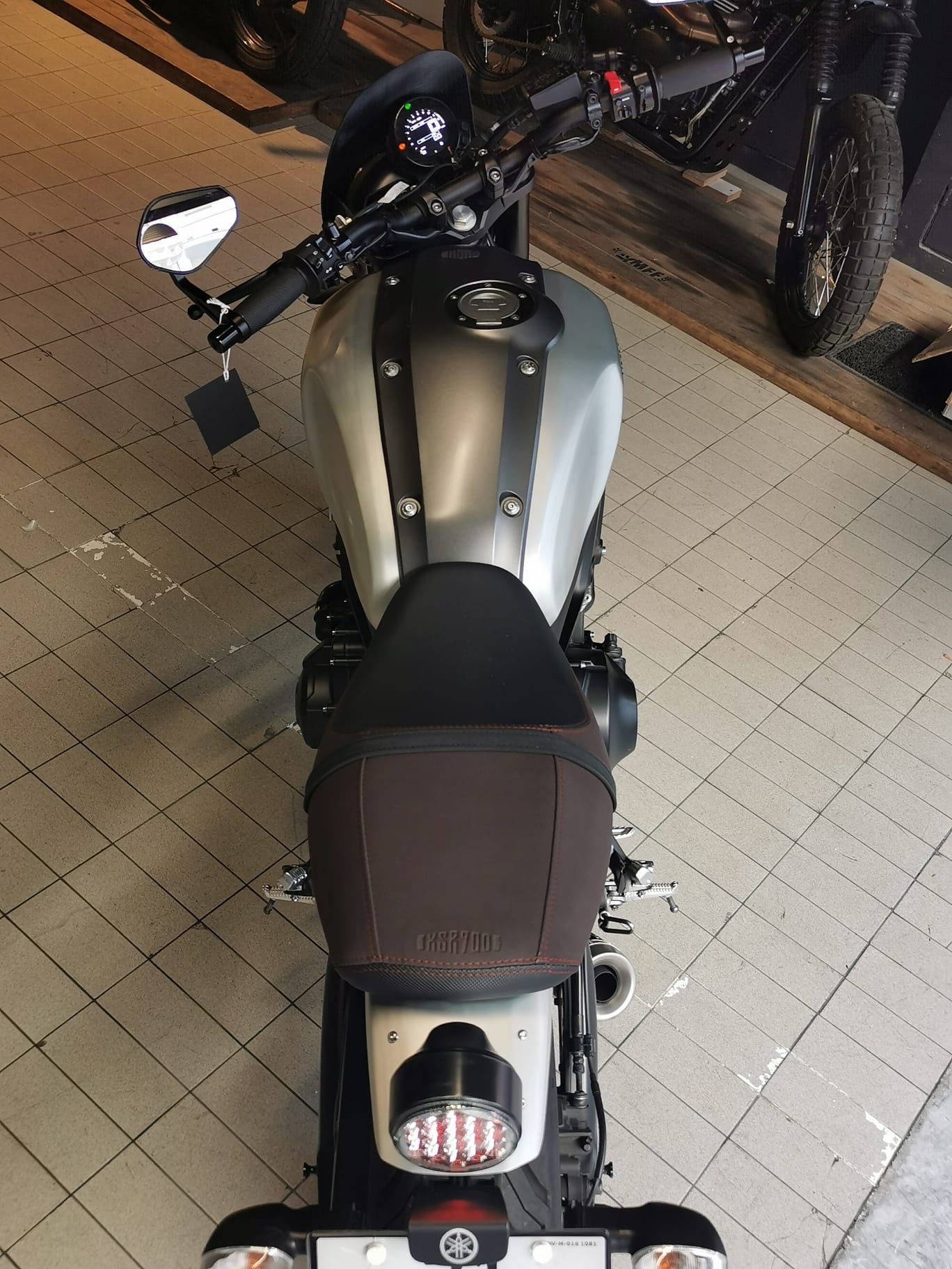 YAMAHA XSR900