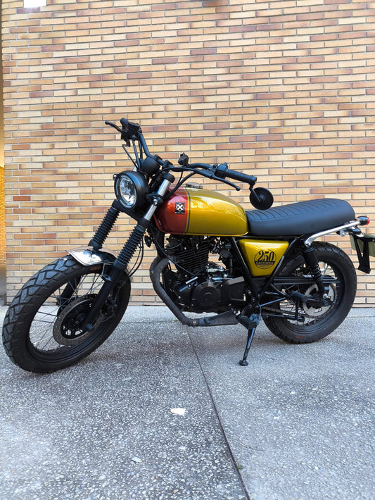 BRIXTON CROMWELL 250 ABS - Desert Gold/ Clockwork Orange